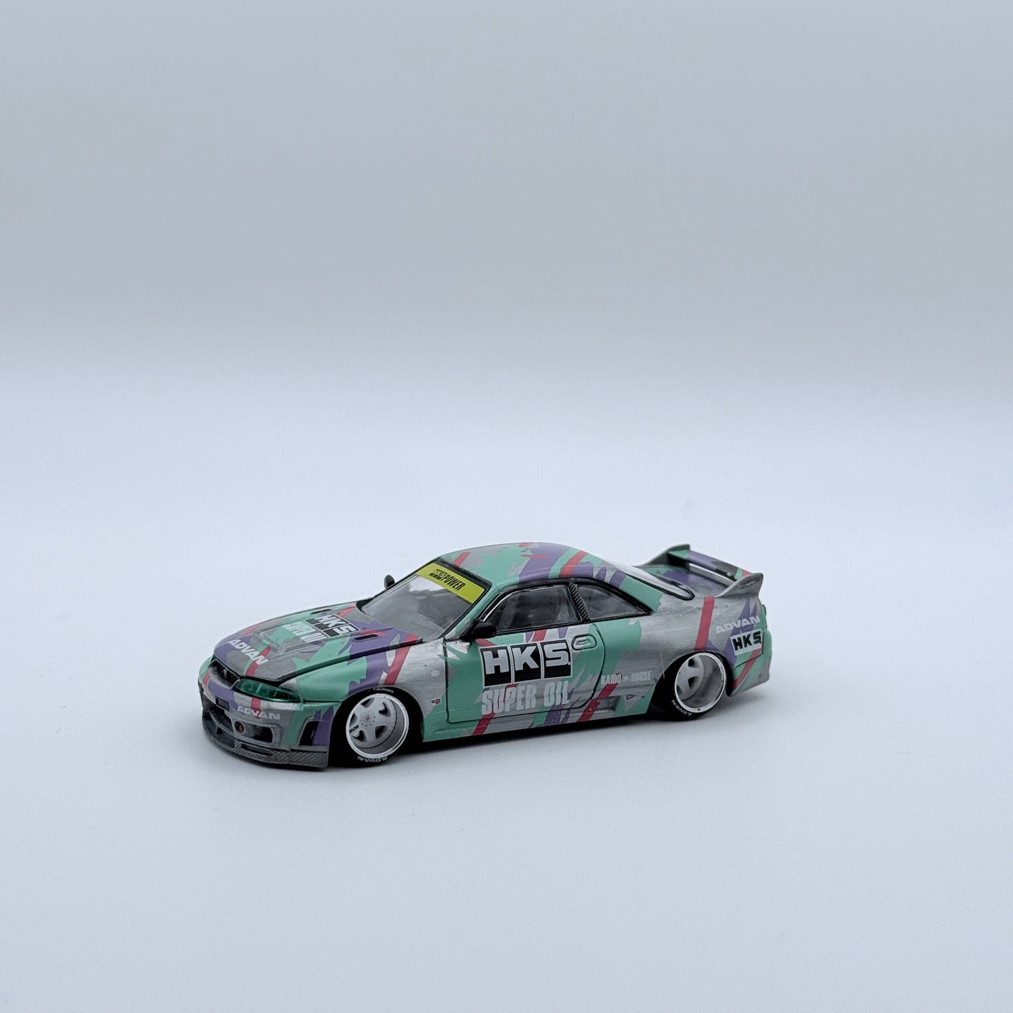 Kaido House x Mini GT Nissan GT-R (R33) HKS V1