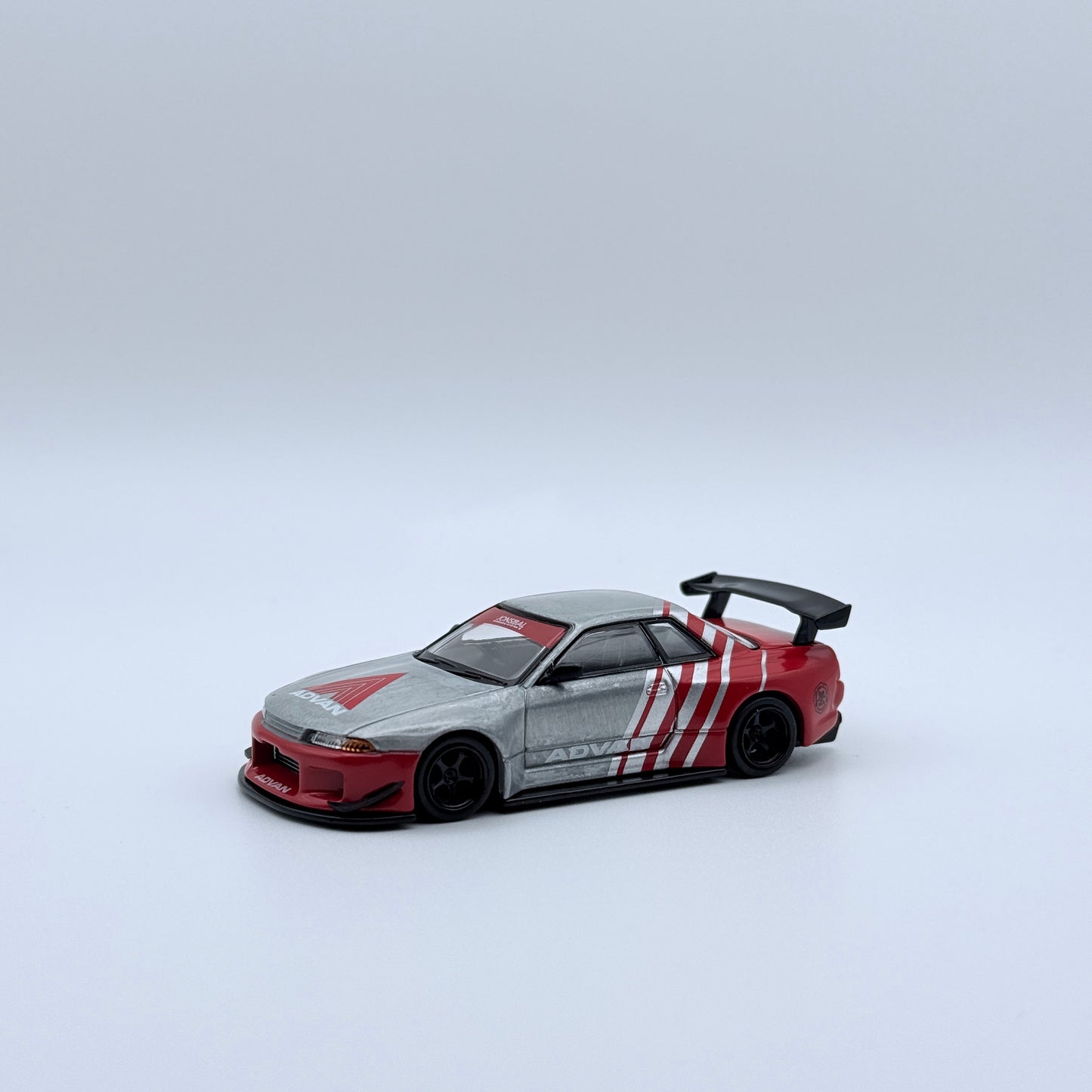 Tarmac Works Nissan Skyline GT-R R32 ADVAN Widebody JonSibal 2024 JCCS Special – Global64