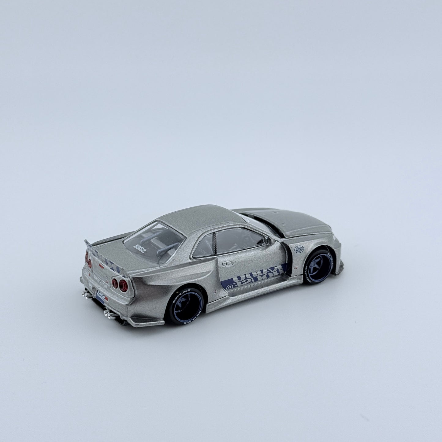 Kaido House x Mini GT Nissan Skyline GT-R (R34) Kaido Works SHINJUKU V1